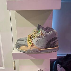 Travis Scott air trainers size 11 without box